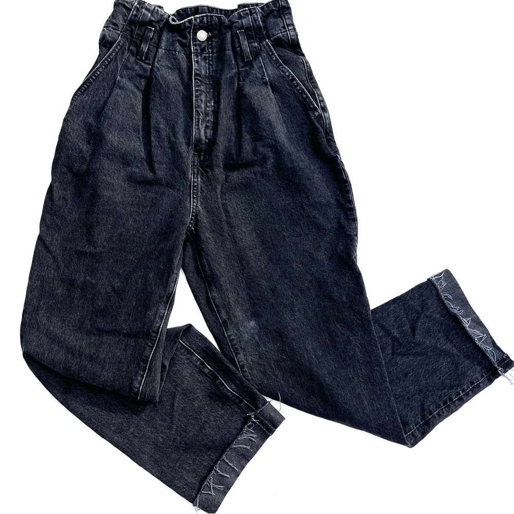 A&F Mom Jeans High Rise Baggy Pleated Black Raw Hem 27/4R